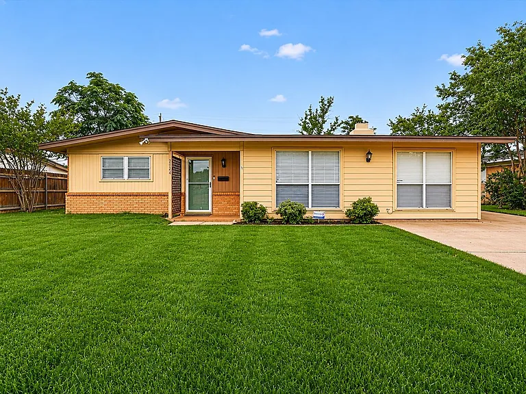 2924 Pritchett Dr — Photo 1