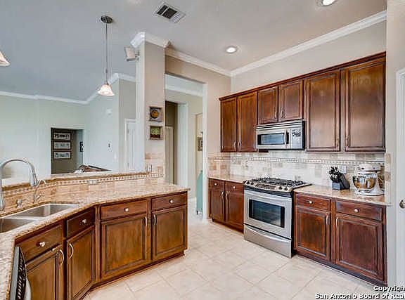 5th image of 22318 Navasota Cir