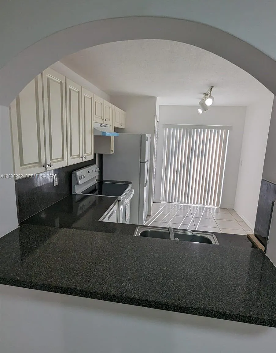 Venetia Gardens South Con — Photo 3