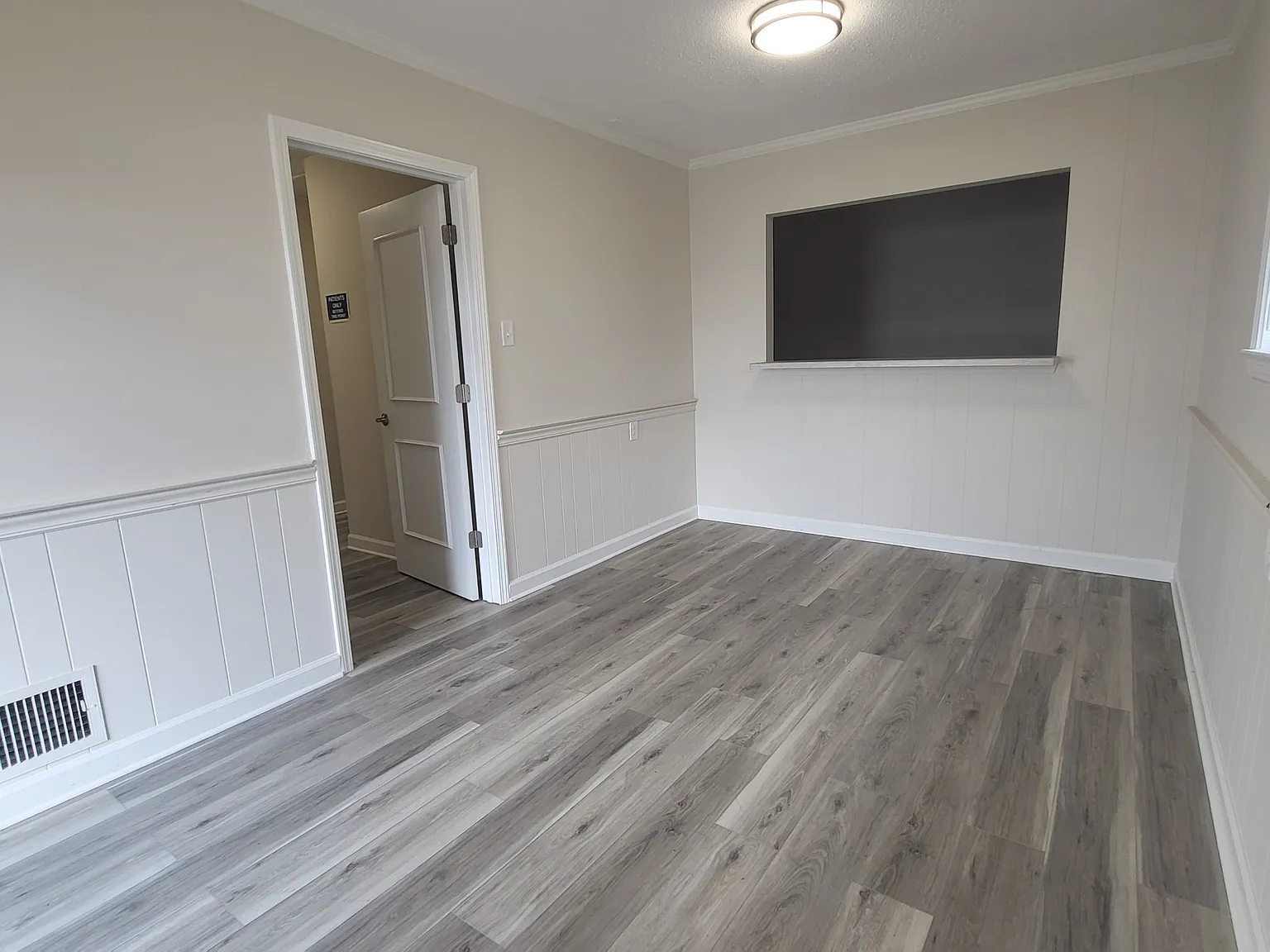1107 E. Raines Road - 0 — Photo 2