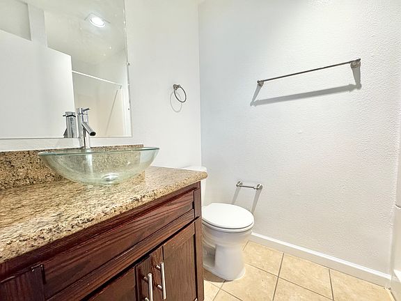4th image of 10208 Independence Ave #5