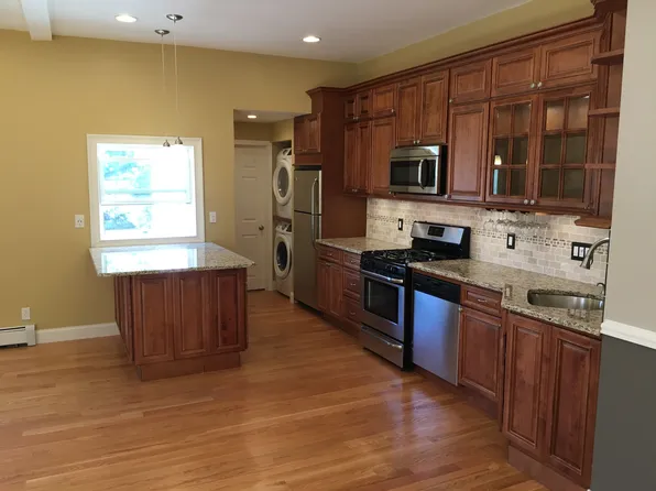 746 E 5th St, Boston, MA 02127