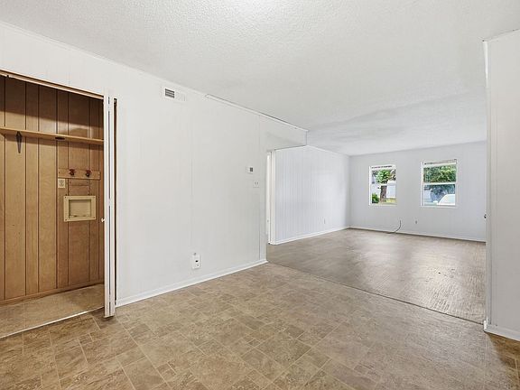 5th image of 102 Ravenwood Dr APT B