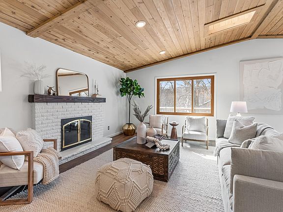 4th image of 104 Belmont Rd