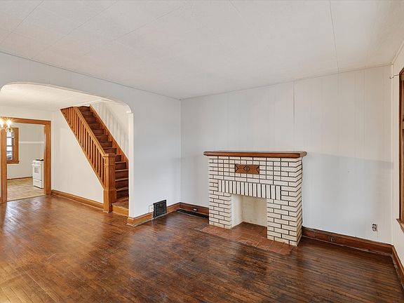 3rd image of 8204 Bancroft Ave