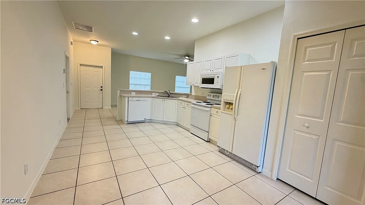 3 bed, 2.0 bath, 1379 sqft, $1,650 — Photo 4