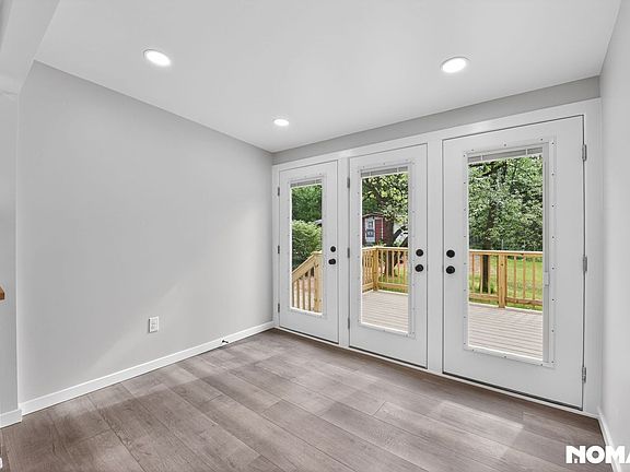 3rd image of 866 Wellman St