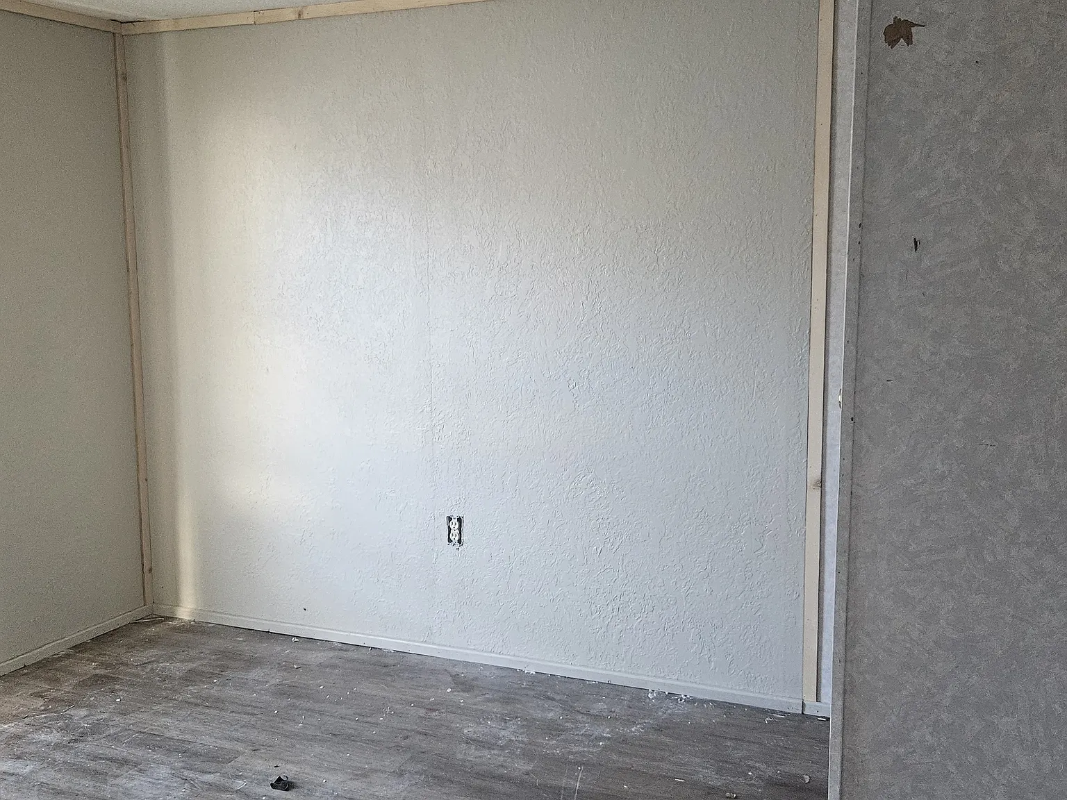 3 bed, 1000 sqft, $795 — Photo 4