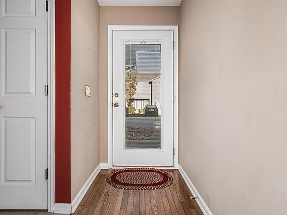 2nd image of 138 Westin Parc #30