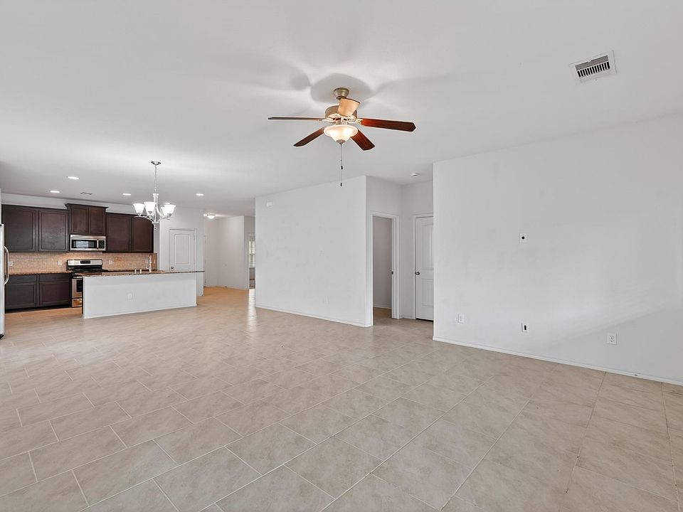 1st image of 138 Meadow Grove Dr