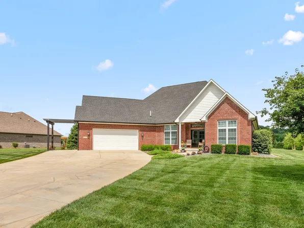 1055 S Golden Leaf Dr, Martinsville, IN 46151