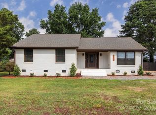 2519 Matthews Mint Hill Rd, Matthews, NC 28105