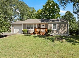 1102 E 134th St, Grandview, MO 64030