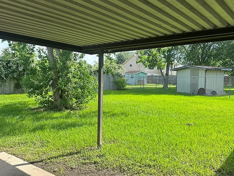 12210 Roandale Dr — Photo 18
