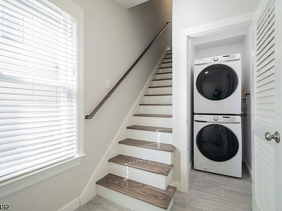 4th image of 122 N Fullerton Ave #2