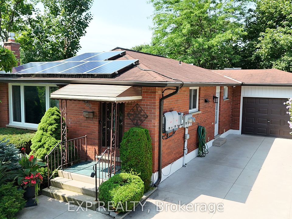 1st image of 82 Lacey Cres