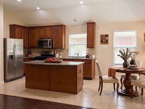 4th image of 203 Fairwind Trail Dr