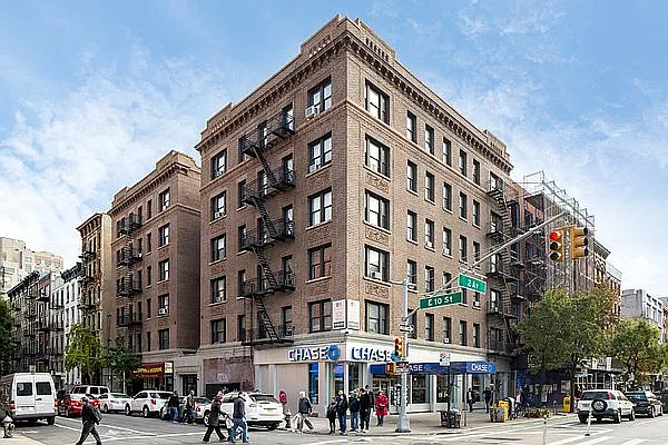 Rented by Jonis Realty | media 40