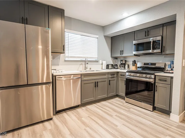 3955 Savoy Ct — Photo 29