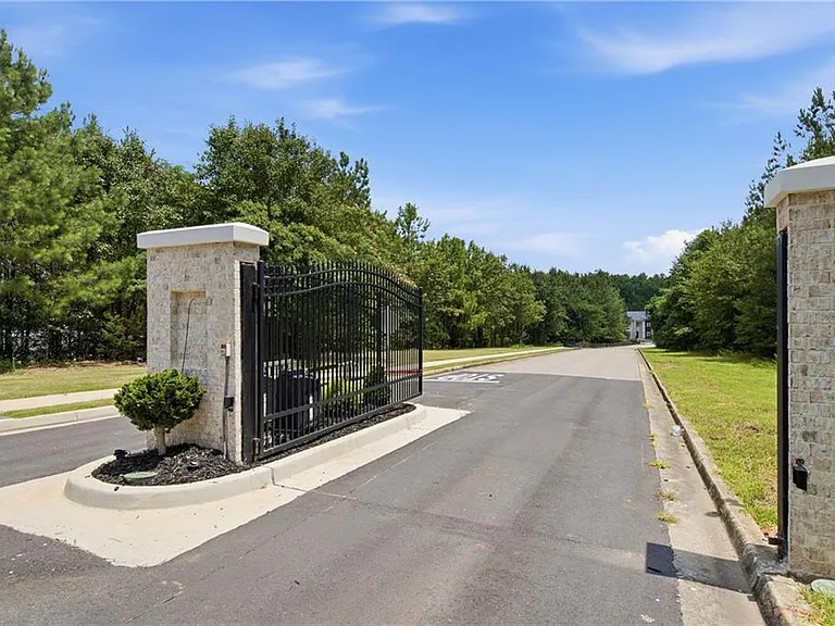 185 Brush Creek Ct — Photo 12
