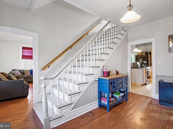 5th image of 153 E Main St