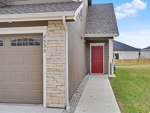 2nd image of 2533 Arlene Pl
