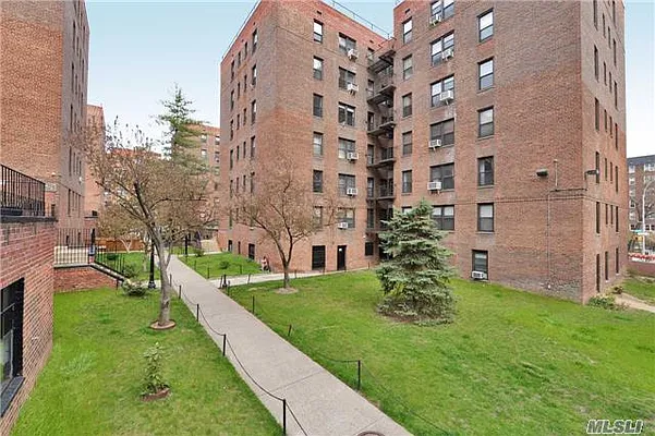 Sold by Benjamin Realty Since 1980 | media 1