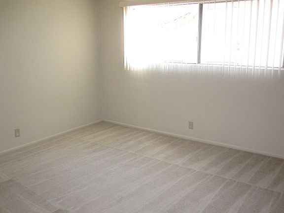 4th image of 275 S Oakland Ave APT 105