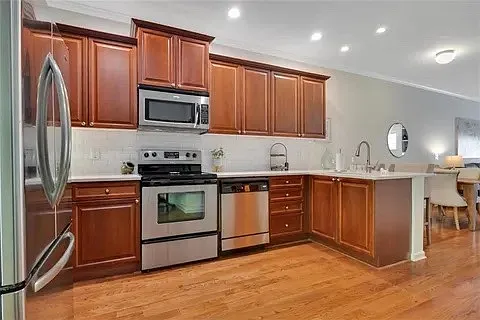 1557 Liberty Pkwy NW — Photo 3