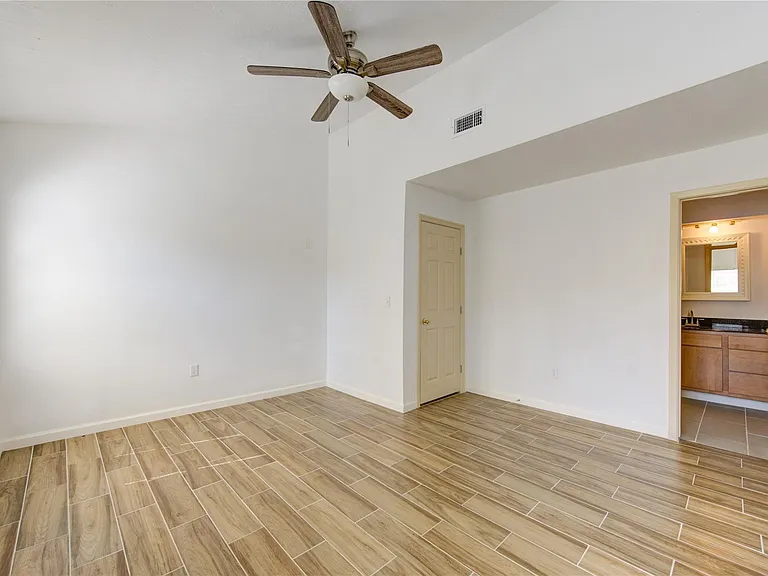 4403 Willow Beach Dr — Photo 17
