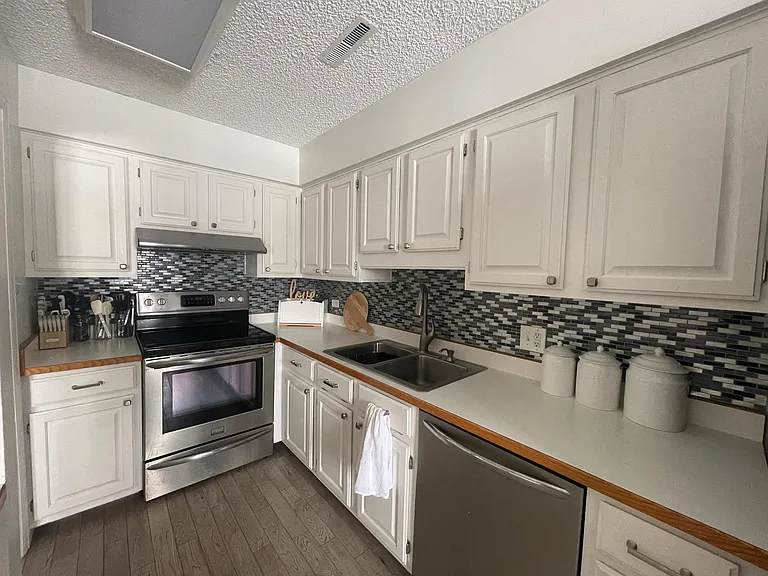 7110 S Gaylord St #K12 — Photo 11