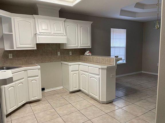 2nd image of 1917 Ash Cir