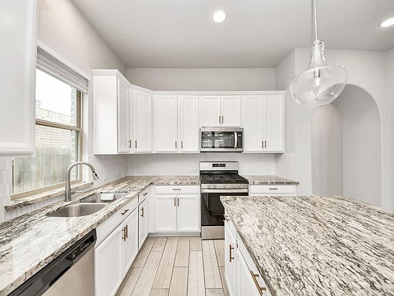 4th image of 6006 Dovetail Cliff Ct