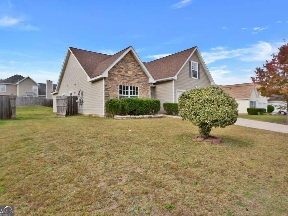 1st image of 1613 Village Place Cir NE