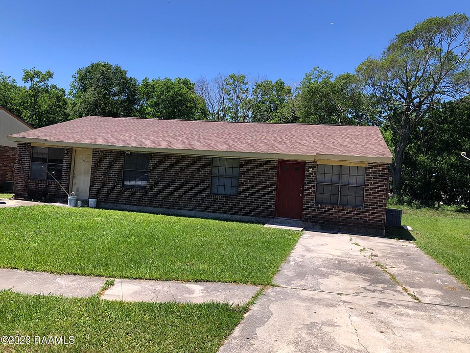 1st image of 413 Knollwood Cir #B