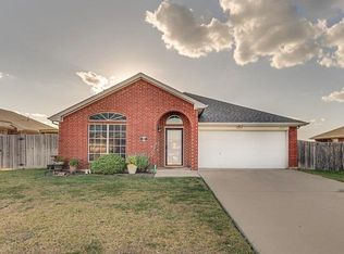 1317 Embercrest Dr, Midlothian, TX 76065