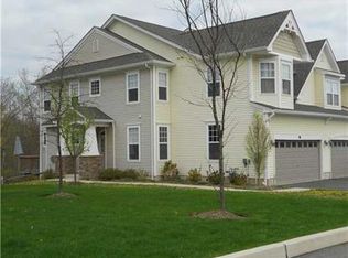 23 Avoncroft Ln, Middletown, NY 10940