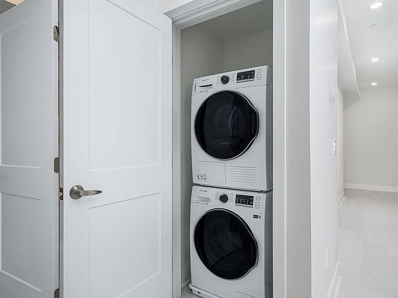 4th image of 1540 N Shore Rd #305