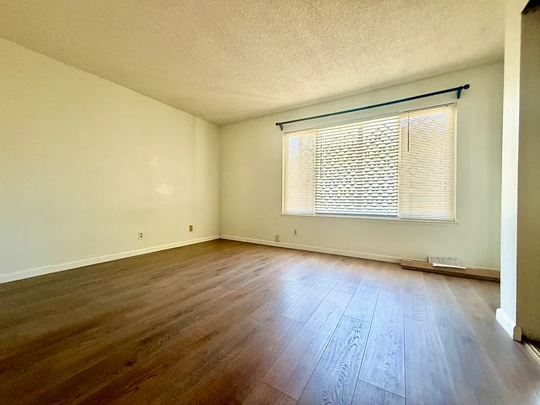 821 Saint Lucia Ct — Photo 8