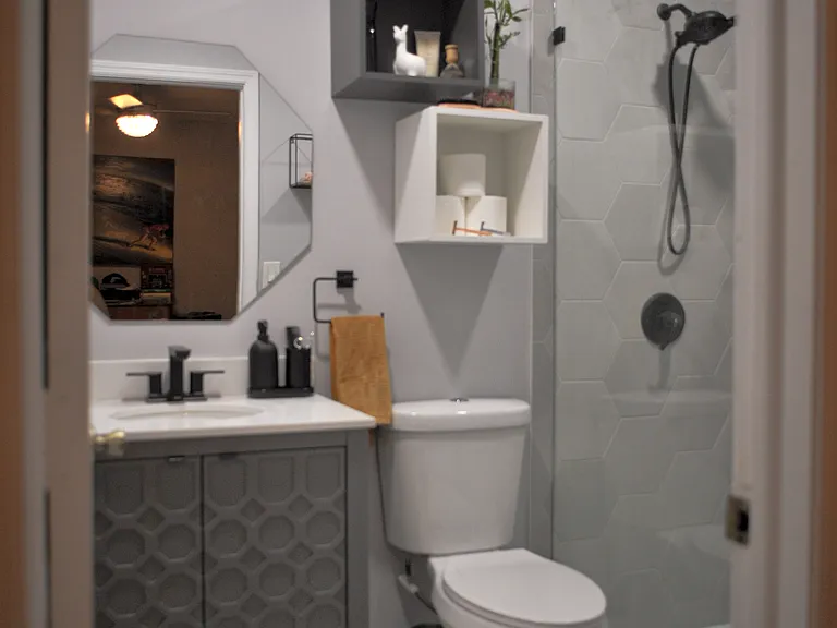 Master Batnroom - Walk-In Shower