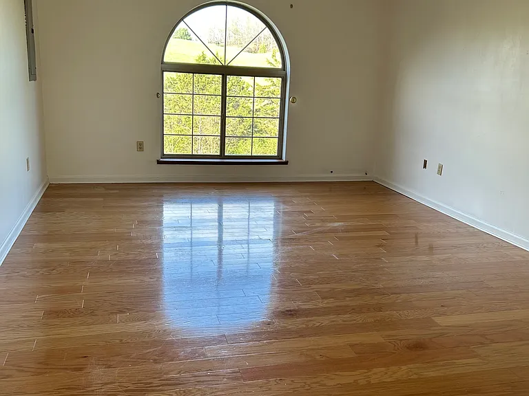 129 Norfolk Cir — Photo 16