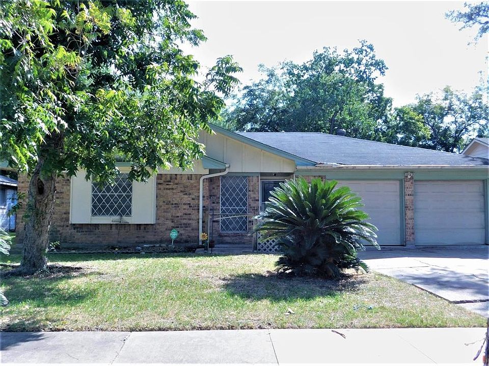 1st image of 13627 Greenbriar Dr