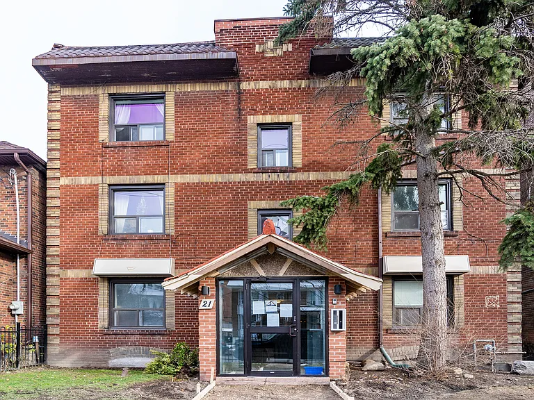 21 Raglan Ave — Photo 10