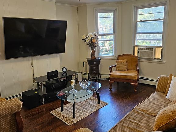 4th image of 4916 Park Ave #2