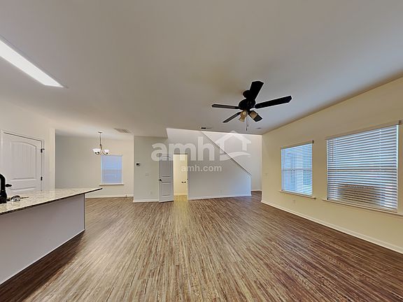 3rd image of 623 Sunflower Dr