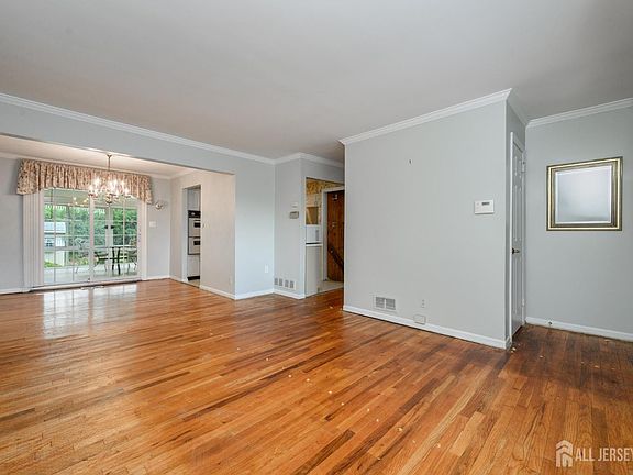 5th image of 3217 Clark Ln