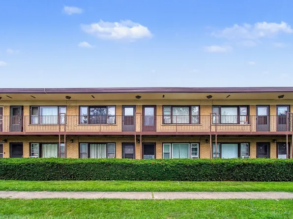 34 King Arthur Ct APT 15, Northlake, IL 60164
