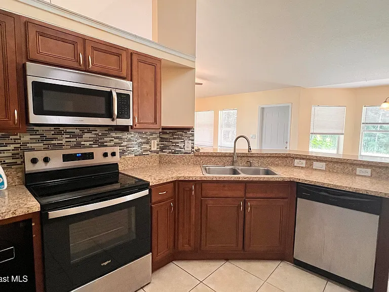 2681 Madden Ave SW — Photo 8