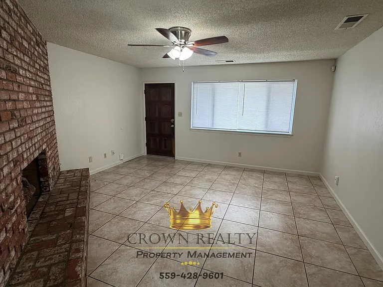 703 Mariposa Ave — Photo 4