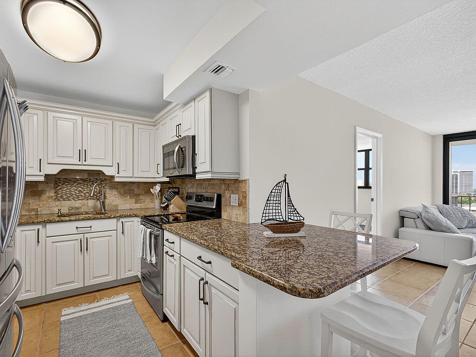 1st image of 336 Golfview Rd APT 905